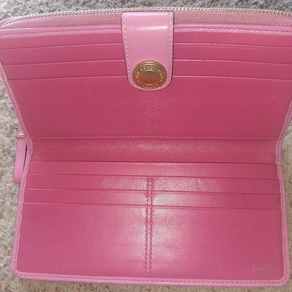 Coach Wallet - Picture 7 of 8